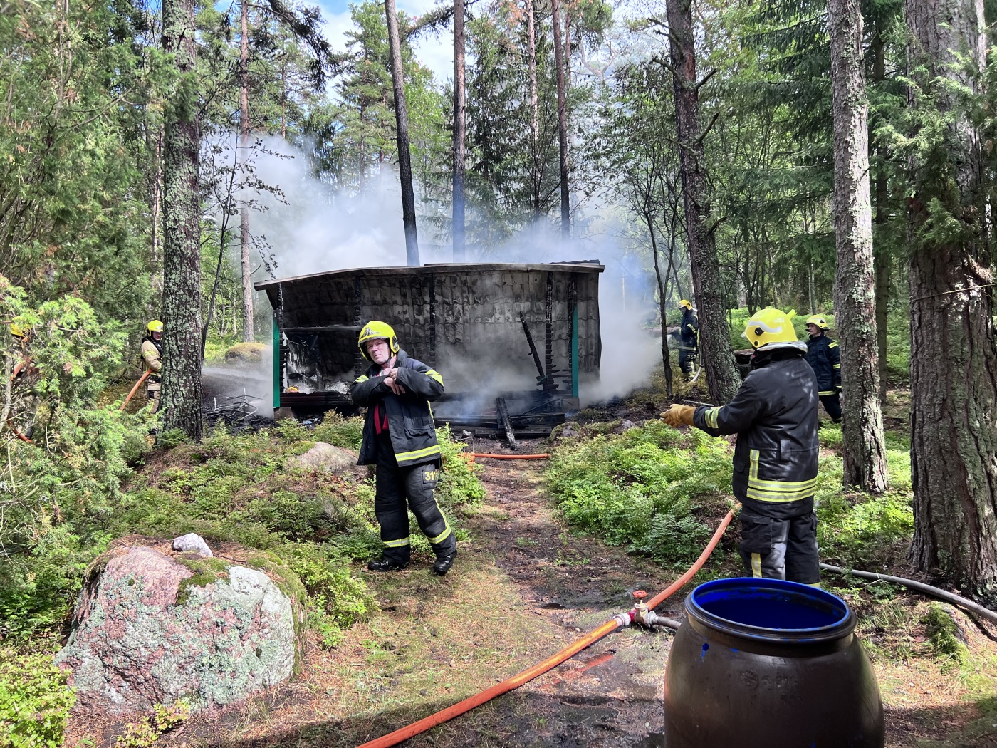 Tilannehuone.fi - Puuvaja Tuhoutui Salaman Aiheuttamassa Tulipalossa ...