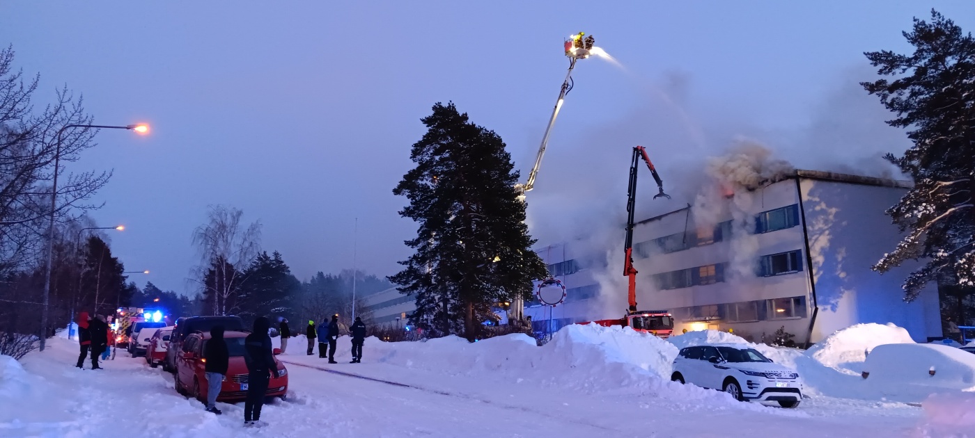 Tilannehuone.fi - Tulipalo Levisi Kattorakenteisiin Vuosaaressa ...