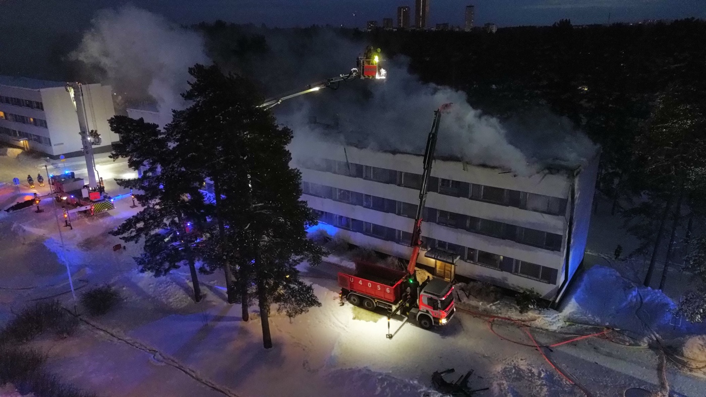 Tilannehuone.fi - Tulipalo Levisi Kattorakenteisiin Vuosaaressa ...