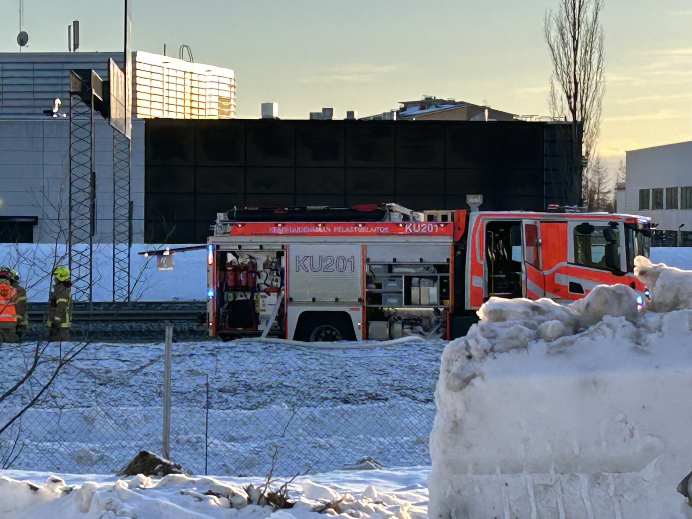 Tilannehuone.fi - Henkilöauto Tuhoutui Tulipalossa Kehä III:lla ...